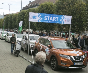 FOTOD JA VIDEOD! Elektriautode maratoni favoriit: linnaautod võiksid sõita elektriga, me ei pea heitgaase sisse hingama